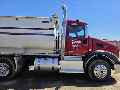 USED 2015 PETERBILT 579