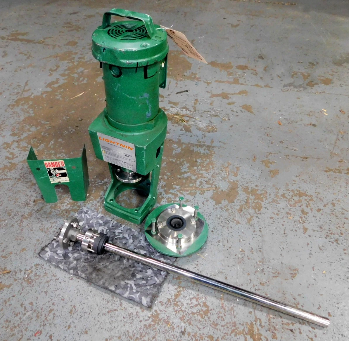 USED LIGHTNING VARIABLE SPEED MIXER XJ SS30SCR
