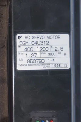 YASKAWA ELECTRIC SGM-04U312 SERVO MOTOR SGM04U312