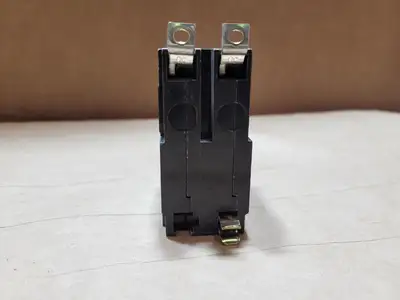 USED SQUARE D QOB230