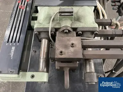 USED ARBURG 39 Ton Arburg Injection Molder, Model 220-90-350