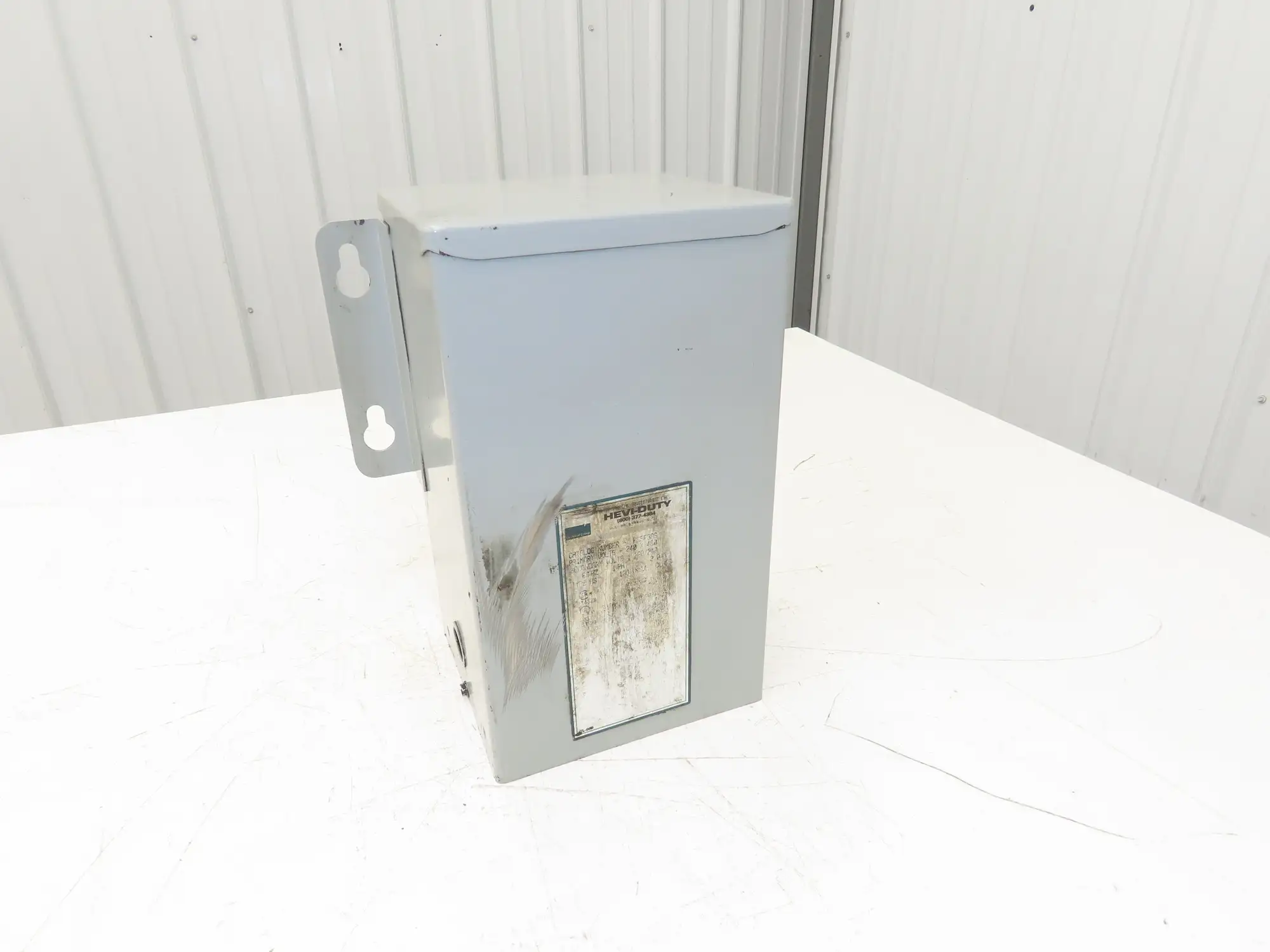 Sola Hevi-Duty HS5F3AS Transformer 3kva 1PH 240/480HV 120/240LV Type 3R