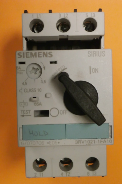 Used SIEMENS CIRCUIT BREAKER, 3RV1021-1FA10 Circuit Breakers Arizona US | ASSET CONVERSION SPECIALISTS, INC. #306820