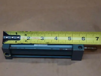 NEW HANNIFIN 1X4