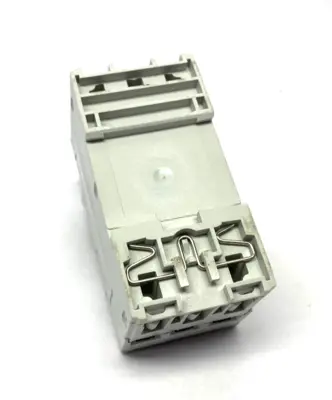 USED SIEMENS 3-POLE FUSE HOLDER CLASS CC