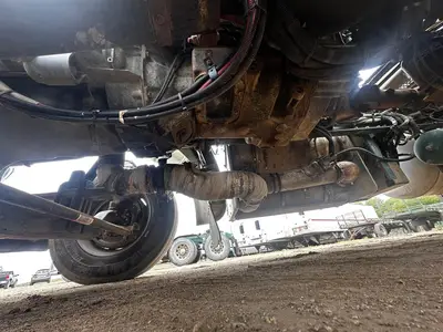 USED 2011 PETERBILT 384