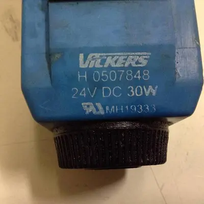 USED VICKERS DG4V-3S-33C-M-U-H5-60