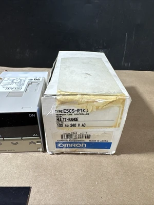 NEW Omron E5CS-R1KJ