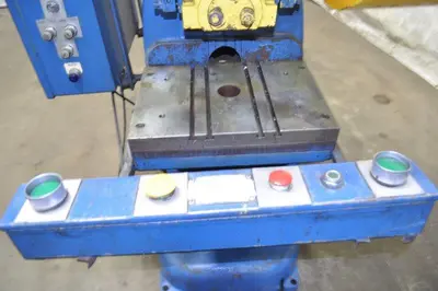 USED 1988 ROUSSELLE 25 H