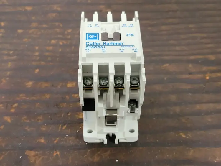 Used CUTLER-HAMMER D15CR31 Misc Electrical & Power Parts British Columbia CA | Lenmark #252267