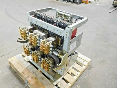 Used GE AKR-7F-100 Circuit Breakers Ohio US | Equipment Recovery Corp. #1329732