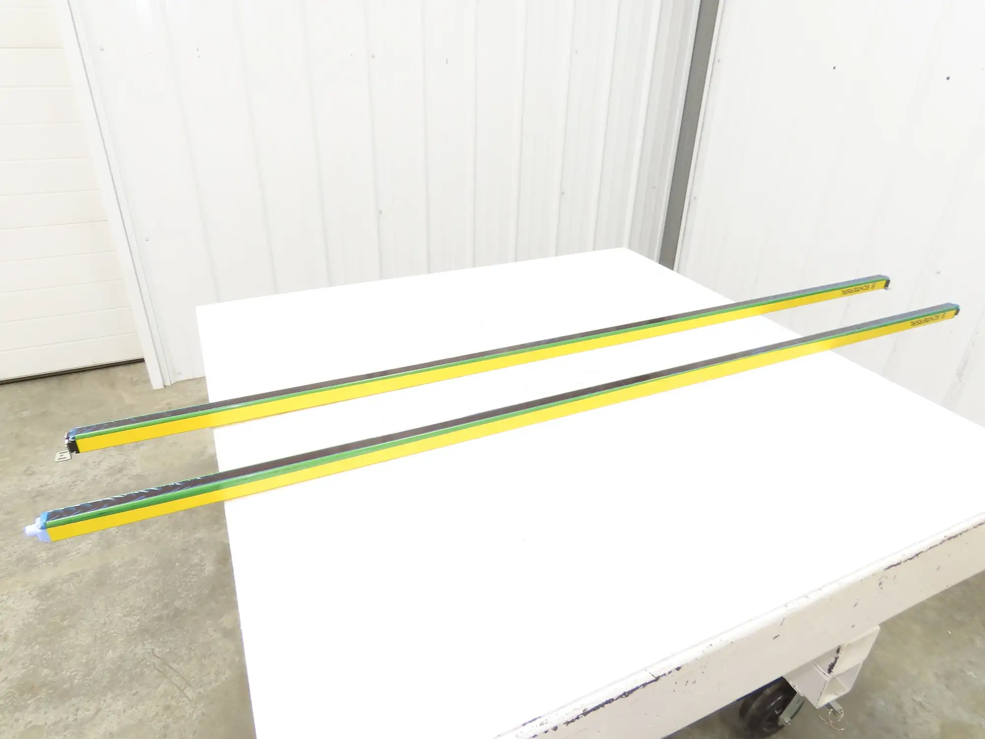 Schmersal SLC440-ER1850-14-01 Safety Light Curtain Transmitter & Receiver Set