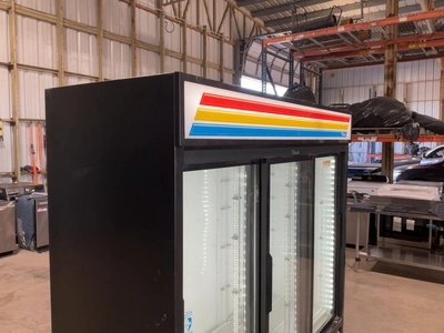 Used TRUE MFG GDM-69-HC-LD 78” 3-SECTION COMMERCIAL REFRIGERATOR/MERCHANDISER Display Refrigerators Michigan US | Miedema Asset Management Group #1580090