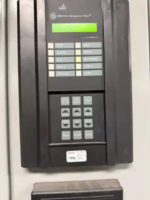 USED 2002 SQUARE D MODEL 4