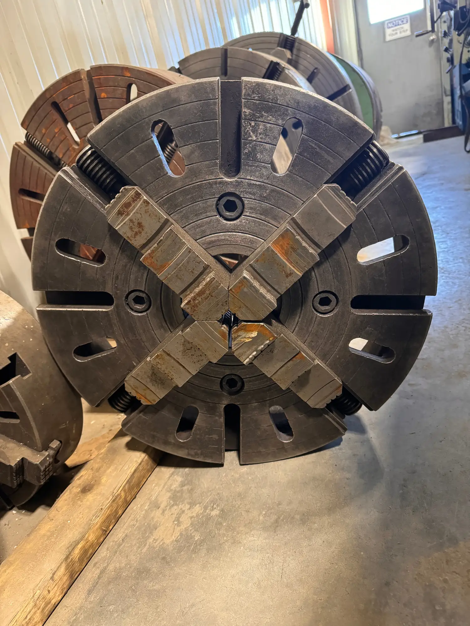 4 jaw Chuck - 20"