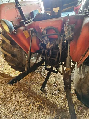 1988 Case International 585 tractor with loader | Iron Listing (42)