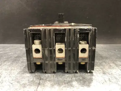 USED SQUARE D FHL36050