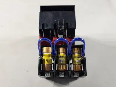 Disconnect Switch with 3 Times 40 Amp Fuse LPJ-40SP