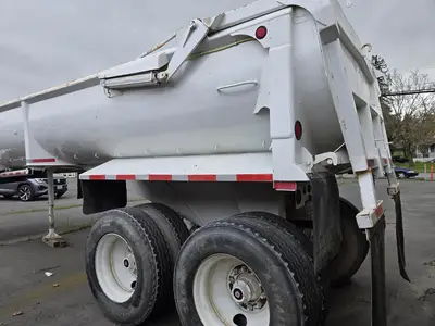 USED 1985 RELIANCE 28FT