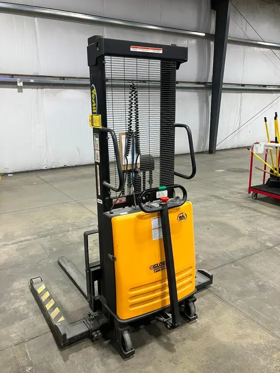 Used 2015 _UNKNOWN_ _UNKNOWN_ Pallet Stackers Minnesota US | Myron Bowling Auctioneers Inc #1541727