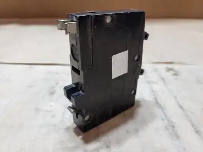 Used SQUARE D QO215 Switchgears British Columbia CA | Lenmark #1438539