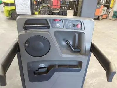 USED 2022 RAYMOND 560-OPC30TT