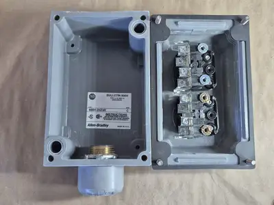 NEW ALLEN-BRADLEY 800H-2HZ4R