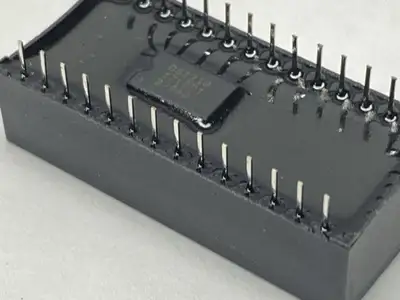 USED DALLAS NONVOLATILE SRAM INTEGRATED CIRCUIT 64K BIT 28 PIN