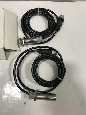 Eaton E59-M18A108C02-D1 iProx Inductive Proximity Sensor 6-48V -NIB of 2