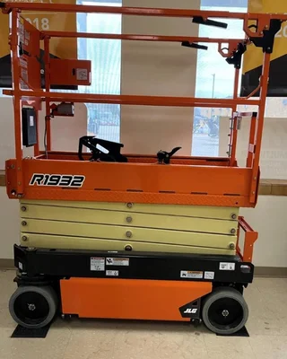 USED 2017 JLG R1932