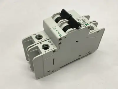 USED MOELLER CIRCUIT BREAKER 2-POLE 3A 480Y/277VAC 102161