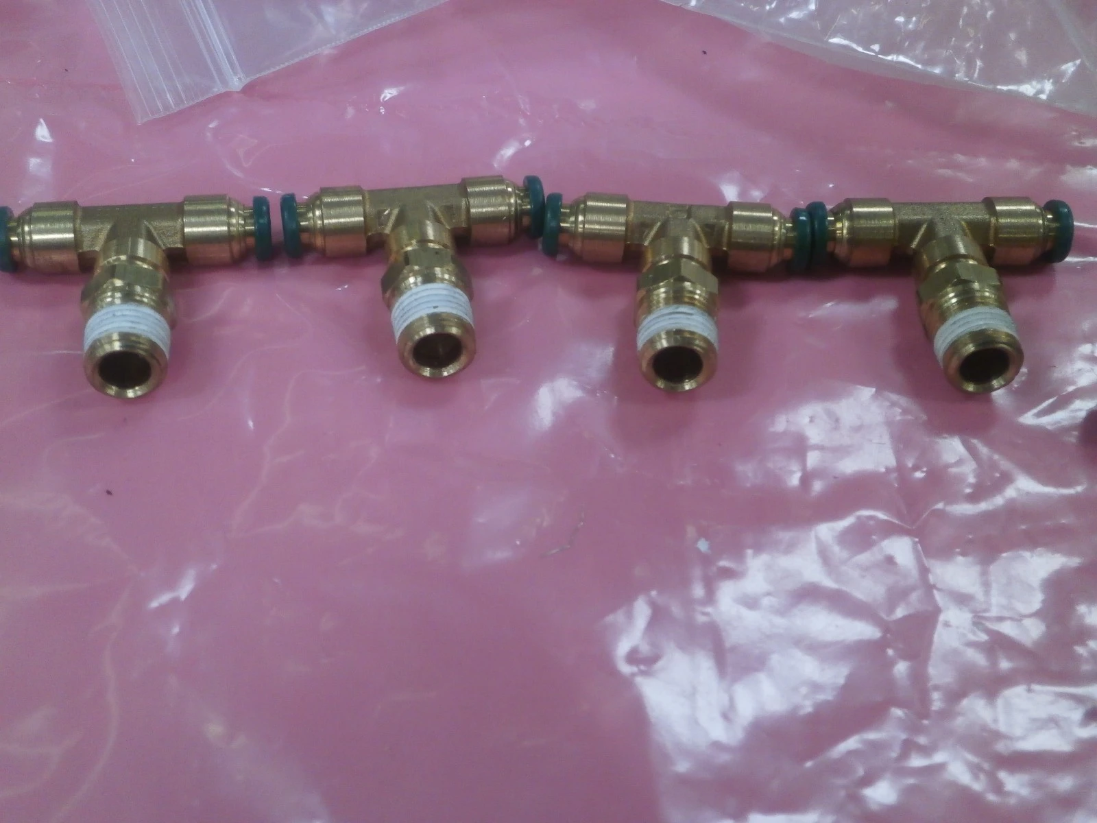 USED Parker Hannifin T-CONNECTORS