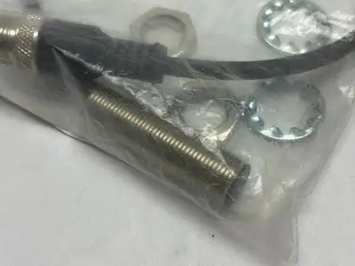 USED BALLUFF FLUSH MOUNT PROXIMITY SENSOR 10-30VDC