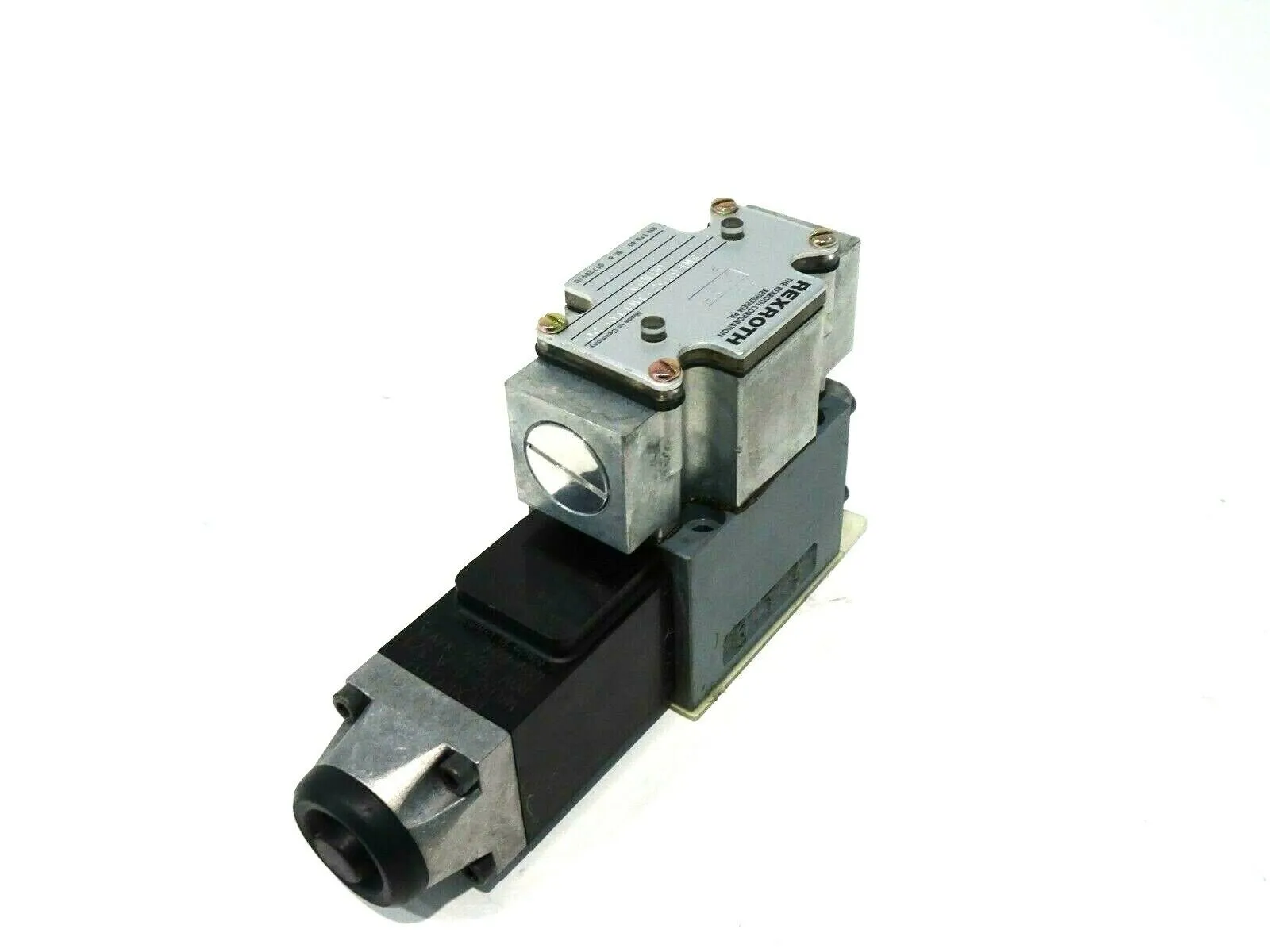 NEW REXROTH 3WE6B52 / AW110-50 / 60NDA VALVE 3WE6B52AW1105060NDA