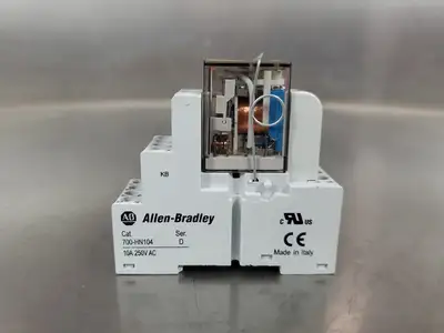 USED Allen-Bradley 700-HN104 Relay Socket w/700-HC22Z24-4 Relay