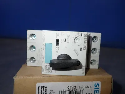 Used SIEMENS 3RV10211DA10 Circuit Breakers | HGR 24 #731895