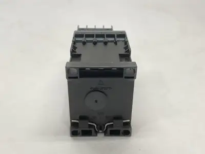 USED SIEMENS POWER CONTACTOR 3-POLE 2NO 2NC 7A 3KW / 400V 24VDC