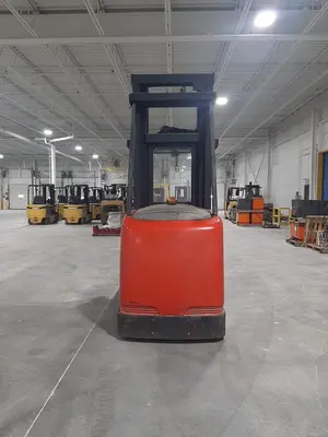 USED 2006 RAYMOND SA-CSR30T ELECTRIC MAN UP SWING REACH TURRET FORKLIFT