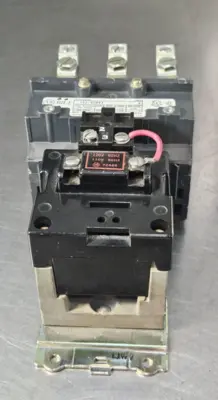 Allen Bradley 702-C0D93 Starter 3PH 3 Pole 45-600 VAC Max. (BIN742)