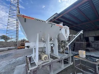 Used 2004 CEMENTECH _UNKNOWN_ Concrete Plants Quebec CA | DIT Equip #1412377