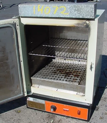 USED FISCHER ISOTEMP OVEN ISOTEMP OVEN