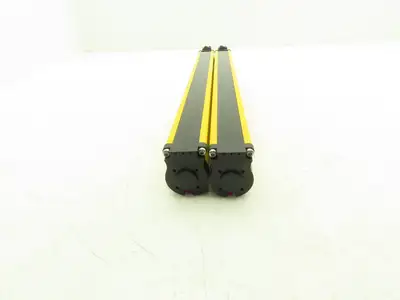 Allen Bradley 440L-P4J0480YD Light Curtain Guardmaster Receiver/Transmitter Set