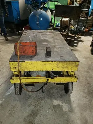 Large Yellow 6000# Scissor Lift on 4 Castors, 64'' x 36'' Platform