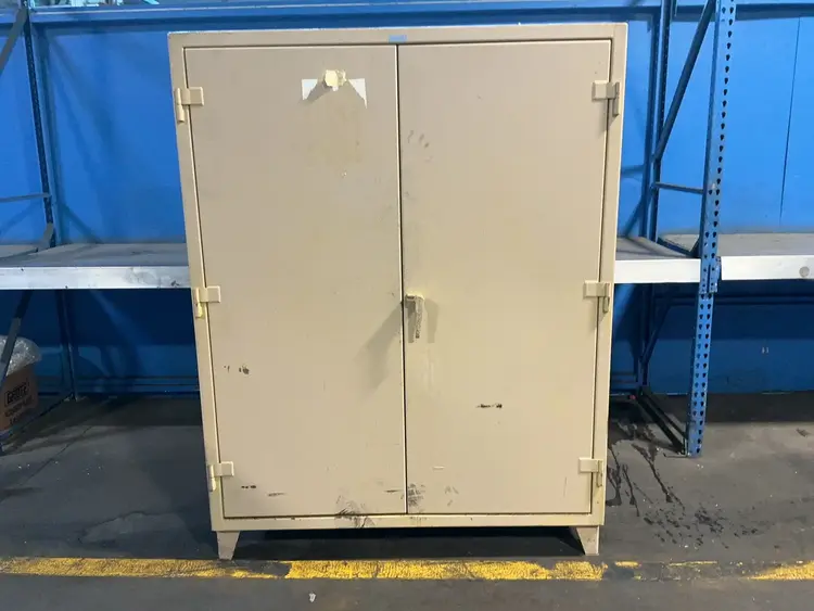 Used STRONGHOLD _UNKNOWN_ Cabinets Ohio US | HGR 24 #1404361