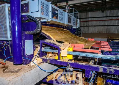 USED VANTEC 9' VENEER LATHE