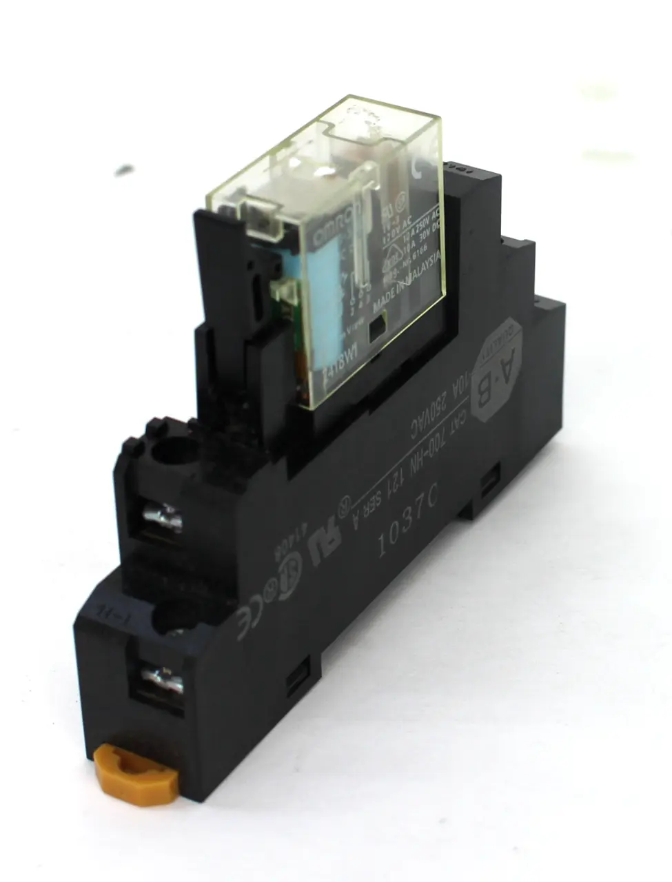 USED ALLEN BRADLEY 700-HN 121