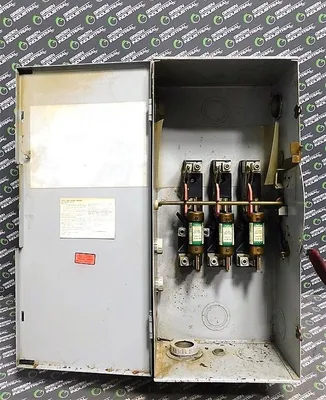 ECC GD324SNC Fusible General Duty Safety Switch 200A 240VAC 50-30 Max. HP Used