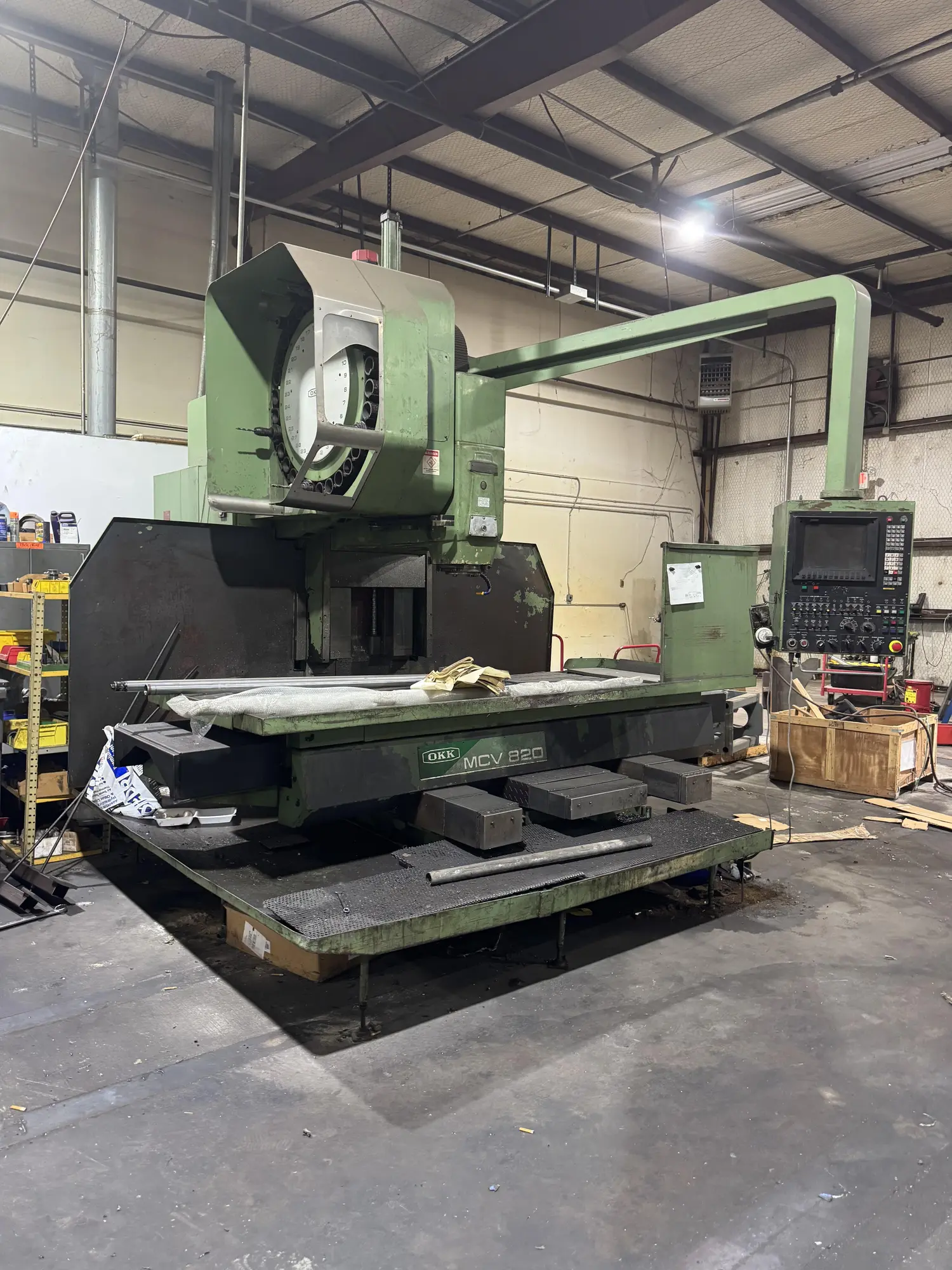 OKK MCV 820 Vertical Machining center