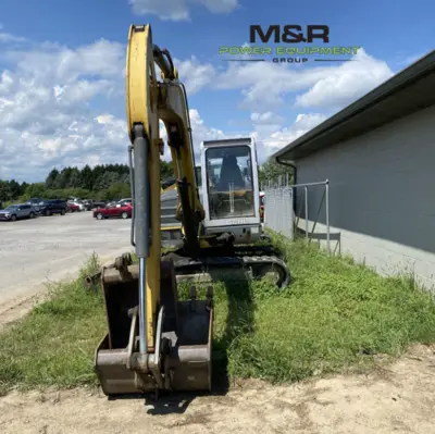 USED 2005 GEHL GE803