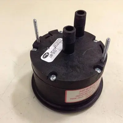 USED DWYER N15T 2-5040-NPT